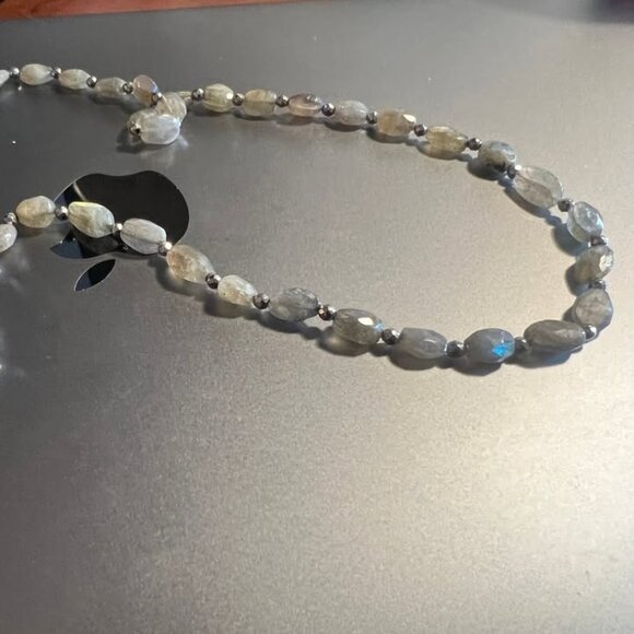 handmade labradorite necklace with silver clasp - Picture 3 of 4